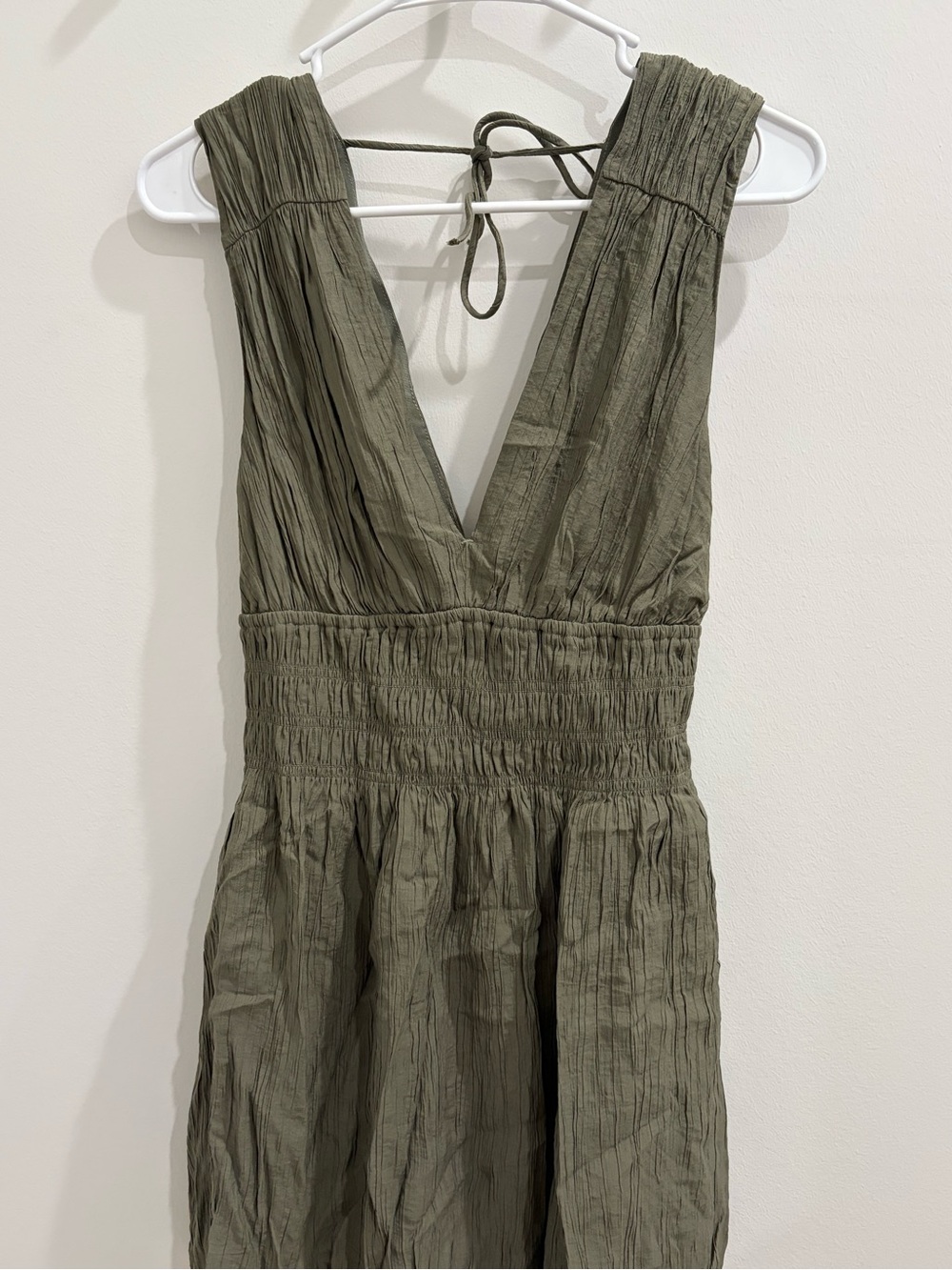Abercrombie & Fitch Olive Green Sleeveless V‑Neck Dress